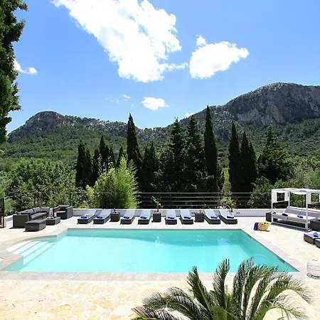 Villa Country Lane Set In Hills